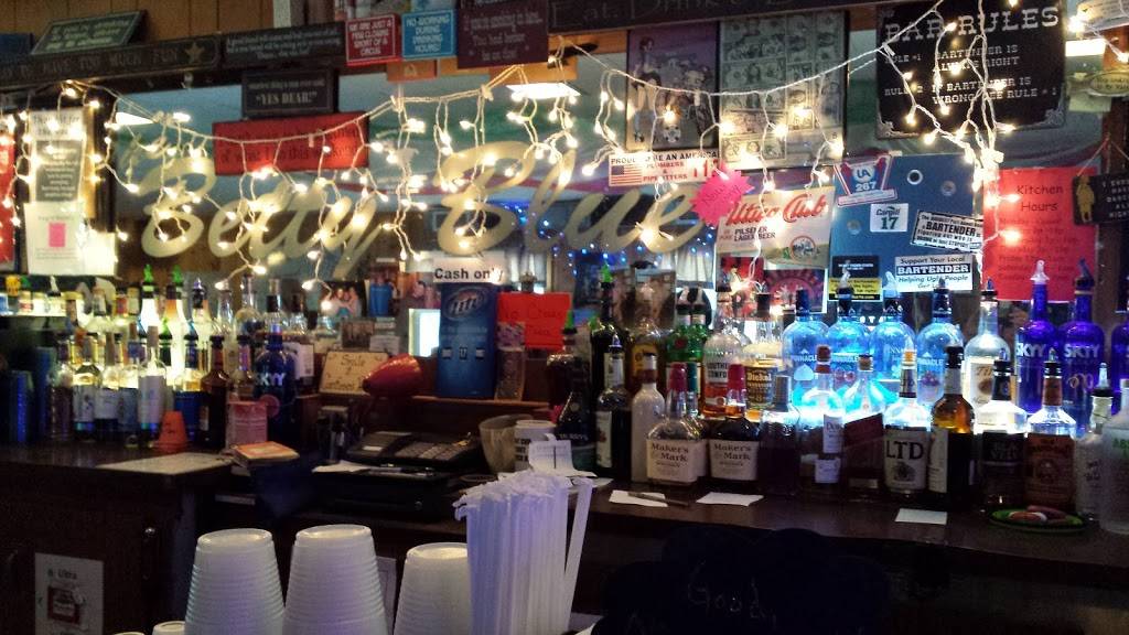Betty Blue | restaurant | 1 W Cayuga St, Moravia, NY 13118, USA | 3154972077 OR +1 315-497-2077