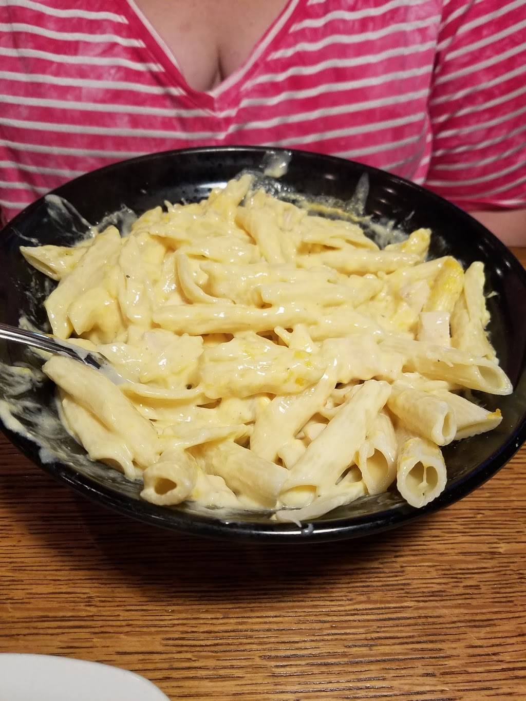 Garfields | restaurant | 2400 Meadowbrook Mall, Bridgeport, WV 26330, USA | 3048428556 OR +1 304-842-8556