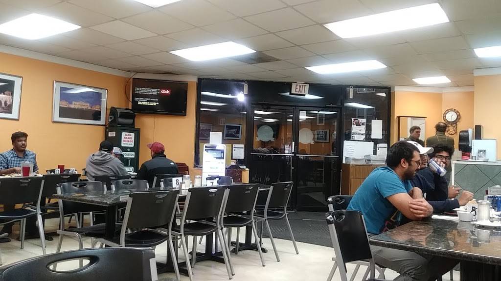 Hyderabad House | restaurant | 2225 W Devon Ave, Chicago, IL 60659, USA | 7733811230 OR +1 773-381-1230