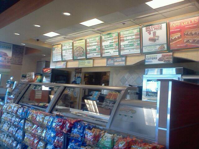 Subway Restaurants | restaurant | 10118 San Fernando Rd, Pacoima, CA 91331, USA | 8188994110 OR +1 818-899-4110