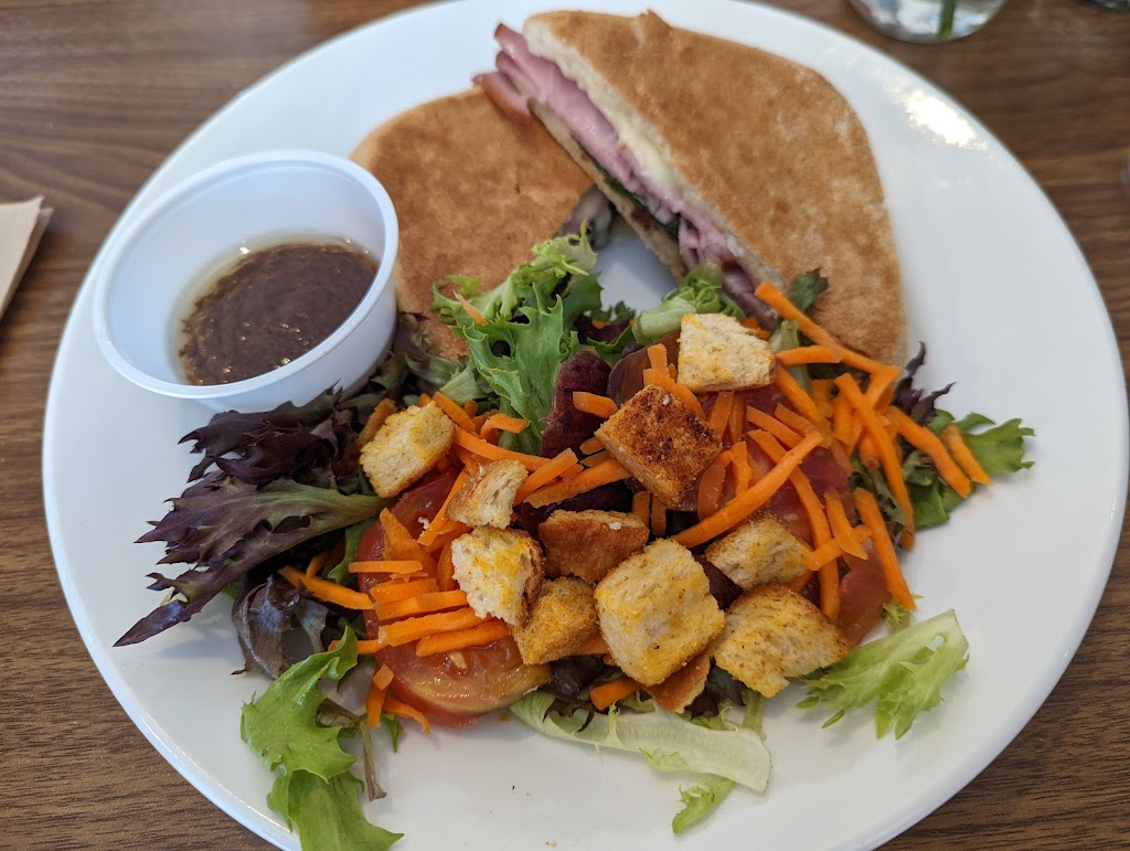 Pig and Fig Cafe | cafe | 11 Sherwood Blvd, White Rock, NM 87547, USA | 5056722742 OR +1 505-672-2742