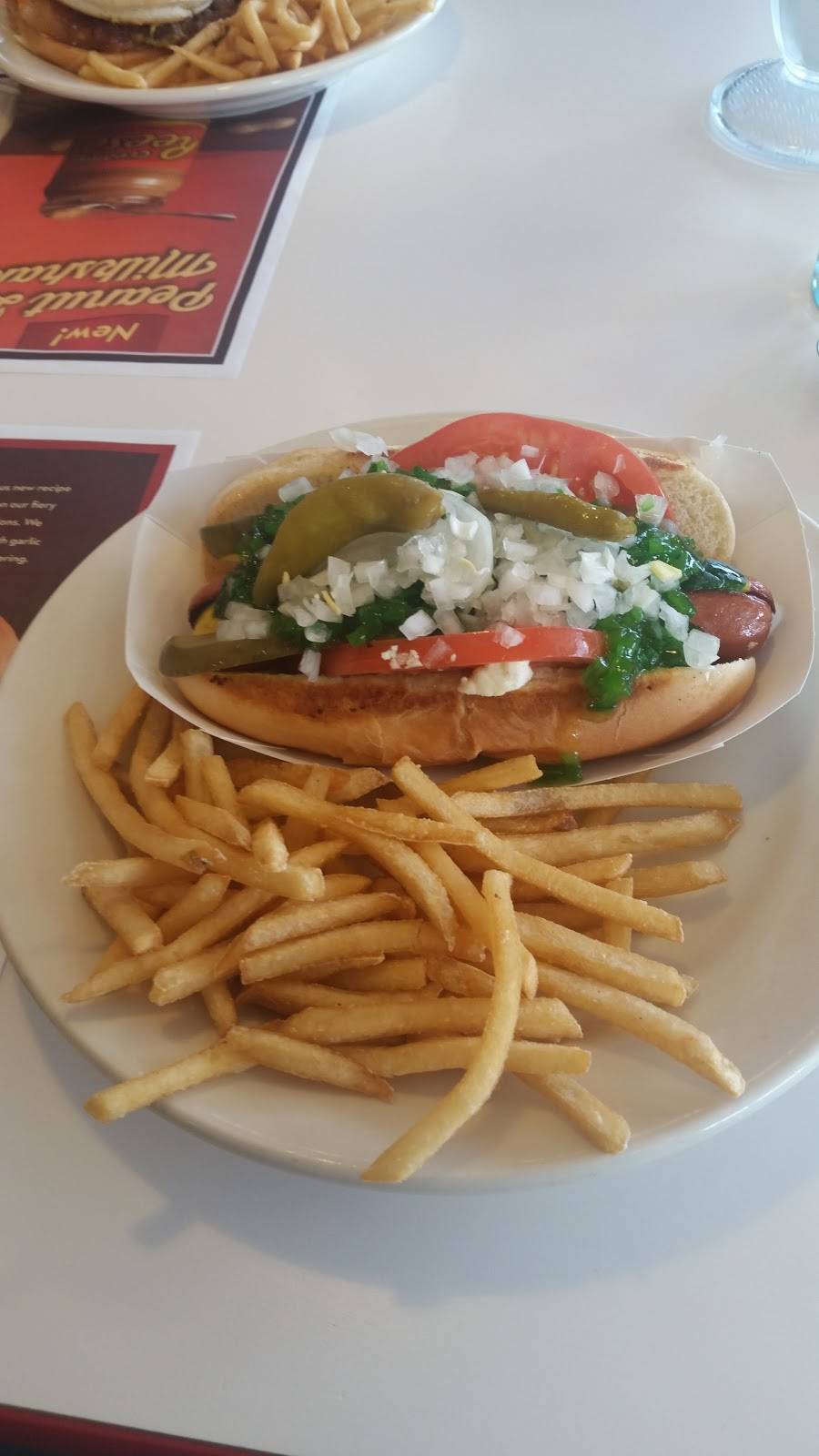 Steak n Shake | restaurant | 4211 Conestoga Dr, Springfield, IL 62707, USA | 2176989439 OR +1 217-698-9439