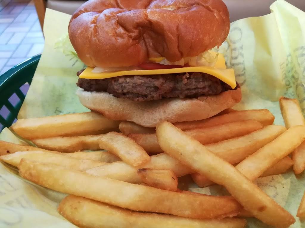 Tudors Biscuit World | restaurant | 1313 Fairlawn Ave, Dunbar, WV 25064, USA | 3047682046 OR +1 304-768-2046