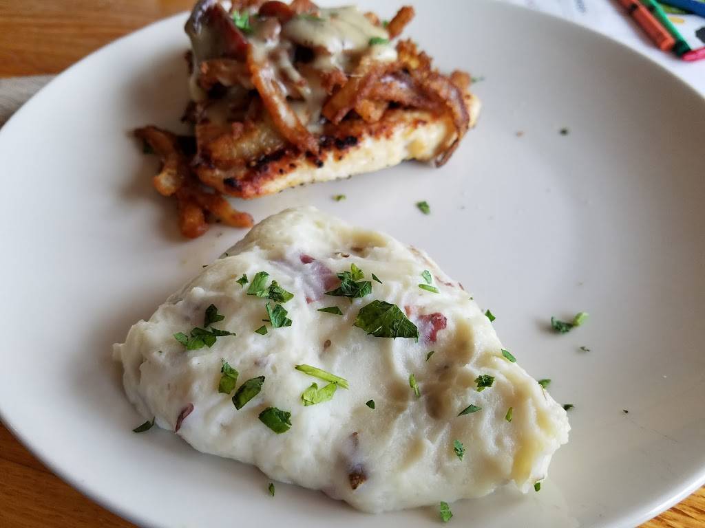 Applebees Grill + Bar | restaurant | 177 Altama Connector, Brunswick, GA 31525, USA | 9122625800 OR +1 912-262-5800