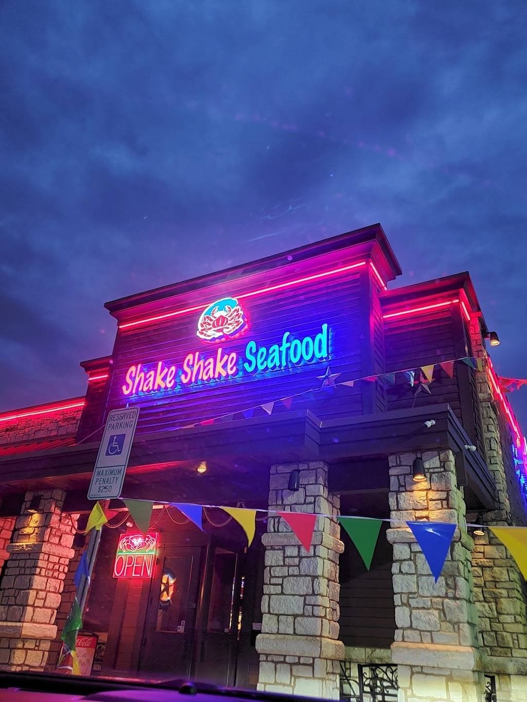 Shake Shake Seafood | restaurant | 7779 Lyles Ln NW, Concord, NC 28027, USA | 9802588334 OR +1 980-258-8334