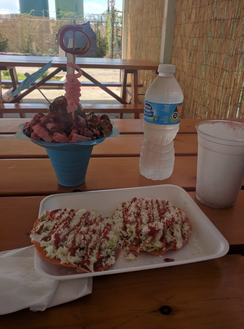 El Amigo Snack | restaurant | 3701 S Flores St, San Antonio, TX 78214, USA | 2105308461 OR +1 210-530-8461