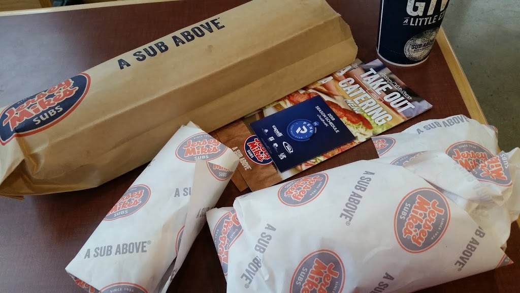 Jersey Mikes Subs | restaurant | 6455 Carlisle Pike Suite 4, Mechanicsburg, PA 17050, USA | 7177910125 OR +1 717-791-0125