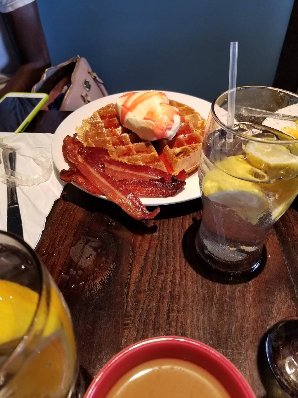 Famous Toastery | restaurant | 8933 J M Keynes Dr #2, Charlotte, NC 28262, USA | 7045039599 OR +1 704-503-9599