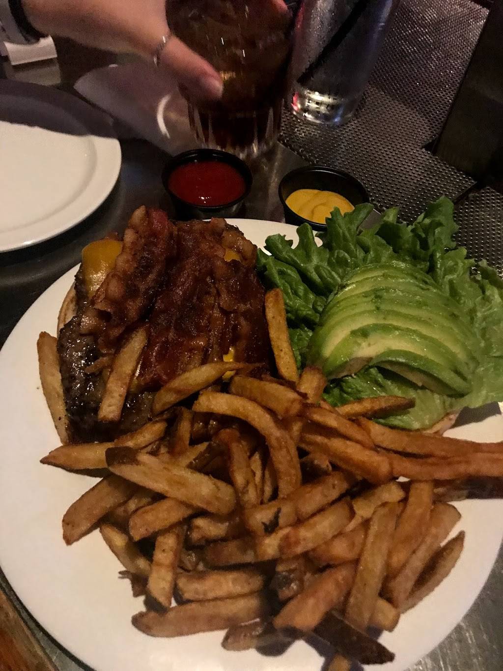 Wizards Sports Cafe | restaurant | 747 S Central Expy, Richardson, TX 75080, USA | 9722350371 OR +1 972-235-0371