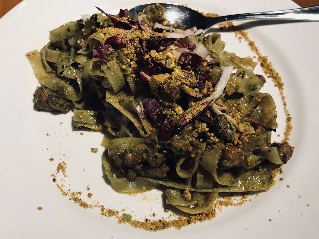 Peppinos Neapolitan | restaurant | 409 S Clinton St, Syracuse, NY 13202, USA | 3154228811 OR +1 315-422-8811