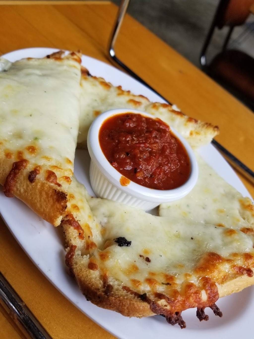 Central Pizza | restaurant | 2901 S Jackson St, Seattle, WA 98144, USA | 2066026333 OR +1 206-602-6333