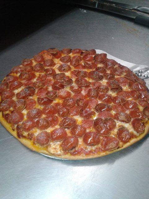 Bellas Pizza | restaurant | 958 Demorest Rd, Columbus, OH 43204, USA | 6142743358 OR +1 614-274-3358