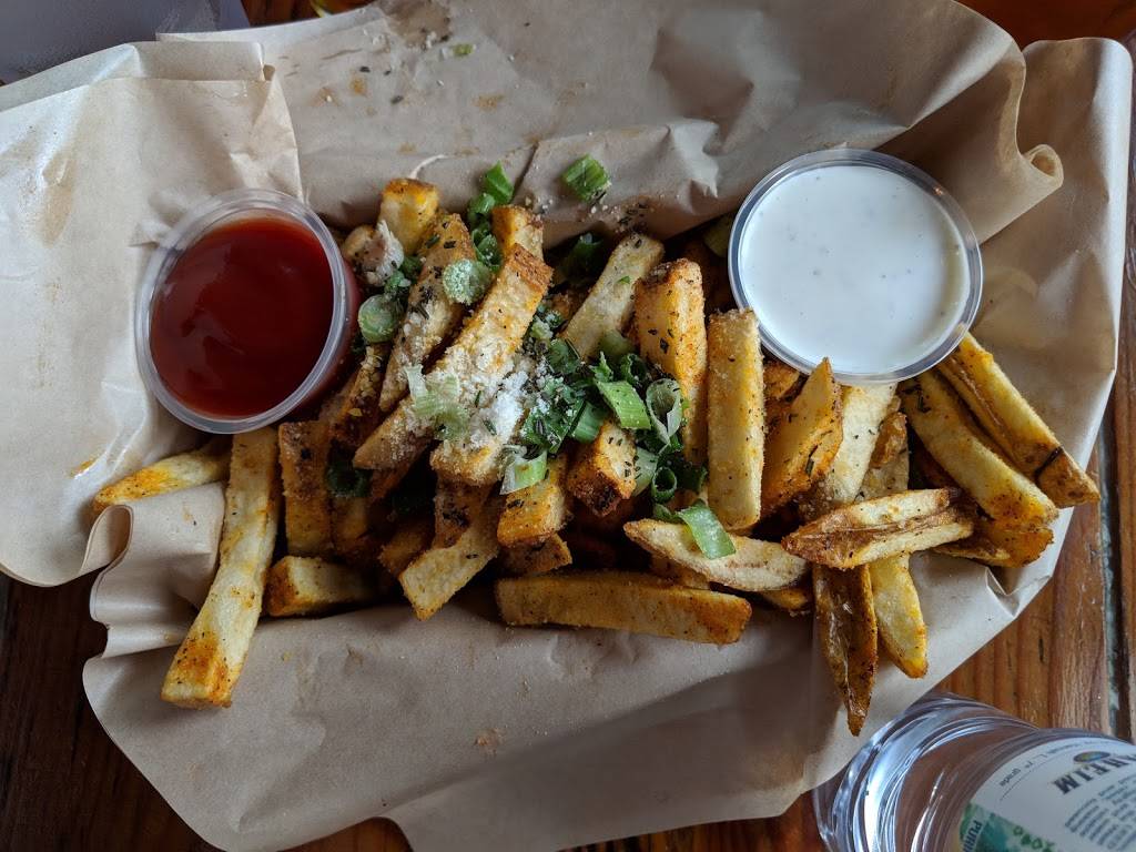 Amplified Ale Works Kitchen + Beer Garden | restaurant | 4150 Mission Blvd #208, San Diego, CA 92109, USA | 8582705222 OR +1 858-270-5222