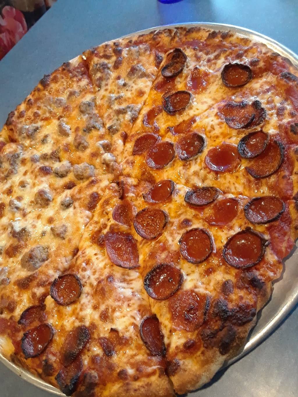 Domenics and Vinnies Pizza | restaurant | 505 Wolcott St, Waterbury, CT 06705, USA | 2035754846 OR +1 203-575-4846