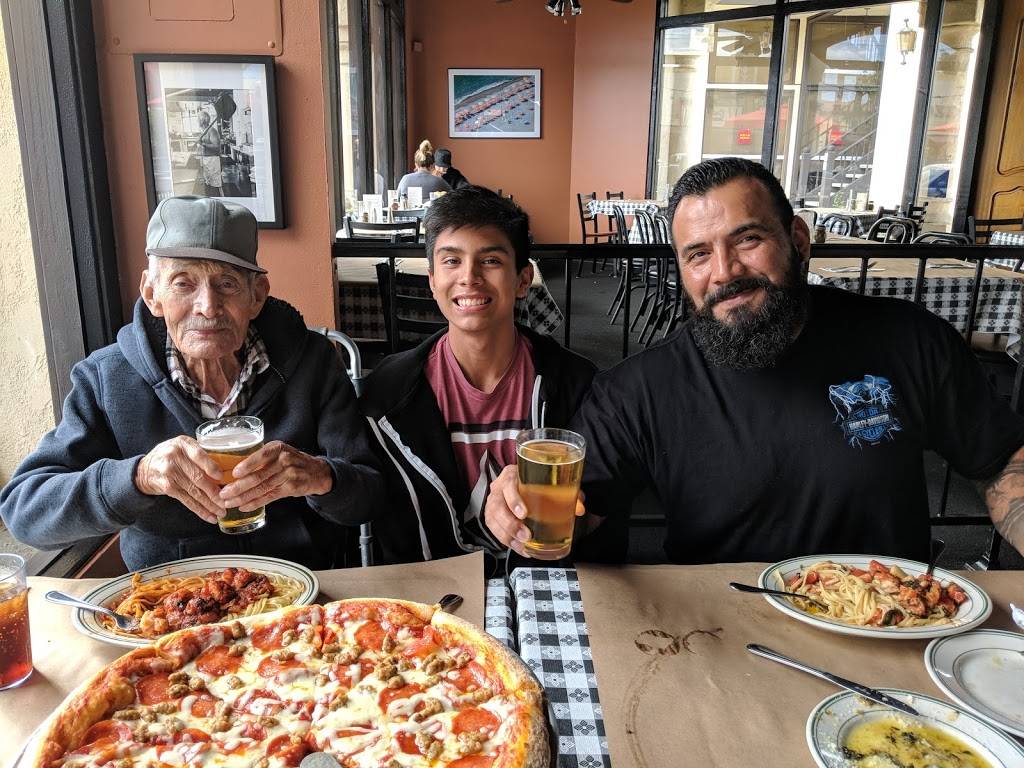 Papaluccis | restaurant | 4611 E 2nd St, Long Beach, CA 90803, USA | 5624344454 OR +1 562-434-4454