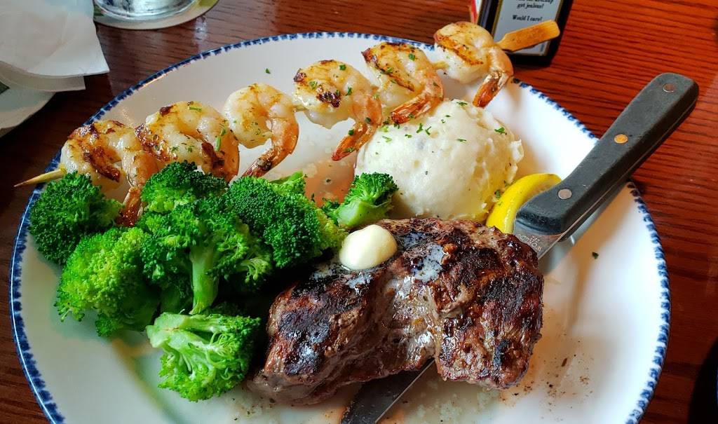 Red Lobster | restaurant | 2825 S Rochester Rd, Rochester Hills, MI 48307, USA | 2482998090 OR +1 248-299-8090