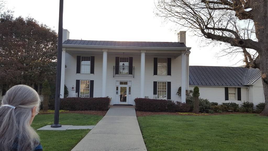 The Westlake | restaurant | 360 Chestnut Creek Dr, Hardy, VA 24101, USA | 5407214215 OR +1 540-721-4215