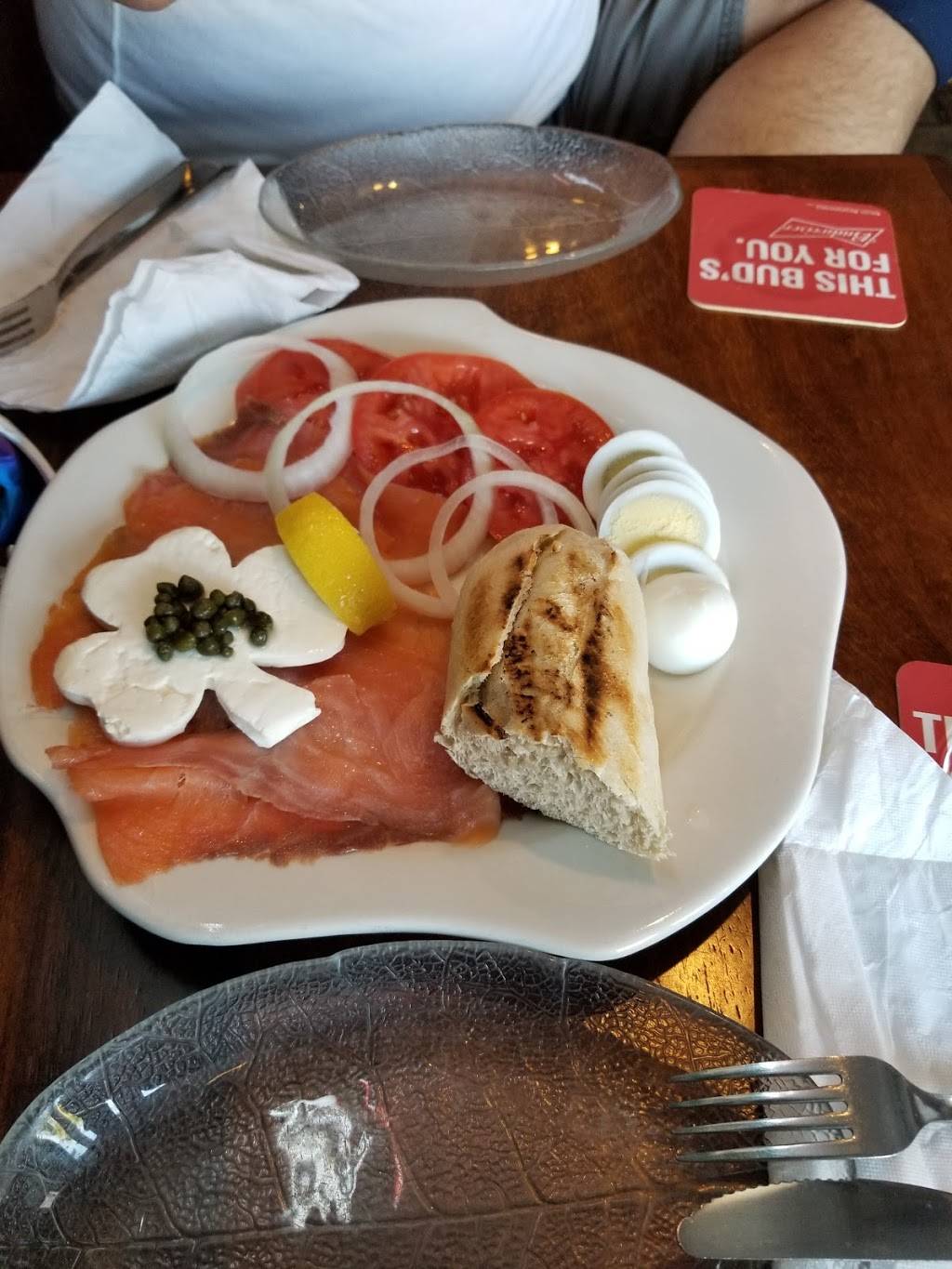 Lynches Pub & Grub | restaurant | 19 N Blvd of Presidents, Sarasota, FL 34236, USA | 9413885550 OR +1 941-388-5550