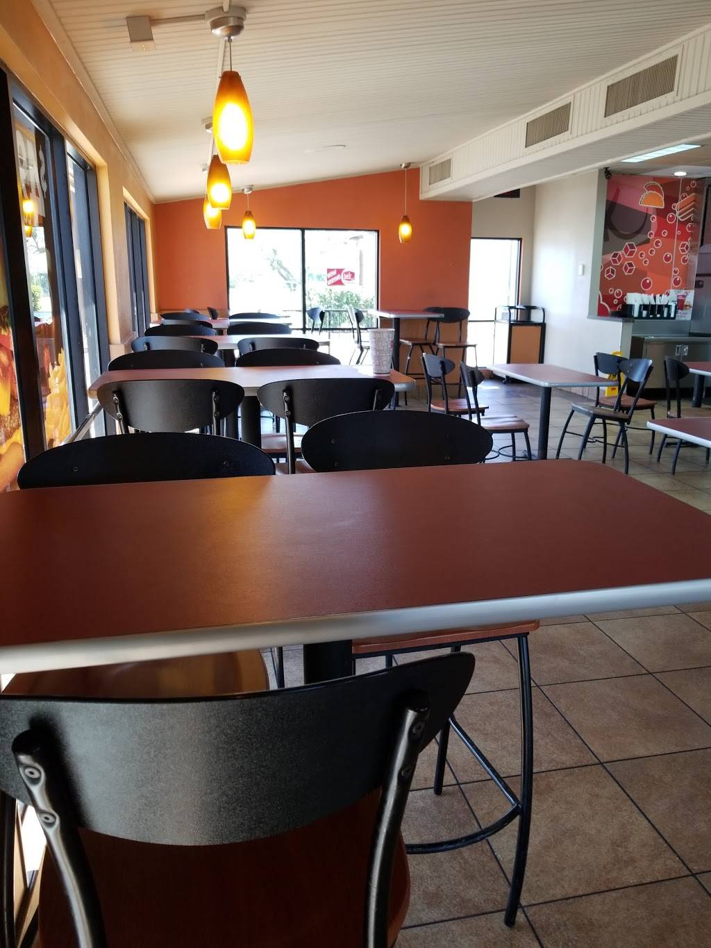 Jack in the Box | restaurant | 1818 N Foster Rd, San Antonio, TX 78244, USA | 2106664140 OR +1 210-666-4140