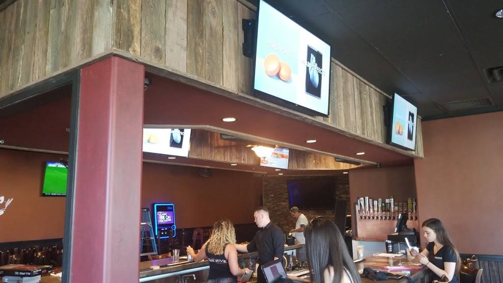 The Hive Grill | restaurant | 32475 Clinton Keith Rd, Wildomar, CA 92595, USA | 9516780722 OR +1 951-678-0722