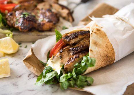 Shawarma Castle Lebanese Cuisine | restaurant | 2130 Wyandotte St W, Windsor, ON N9B 1J9, Canada | 5194192232 OR +1 519-419-2232