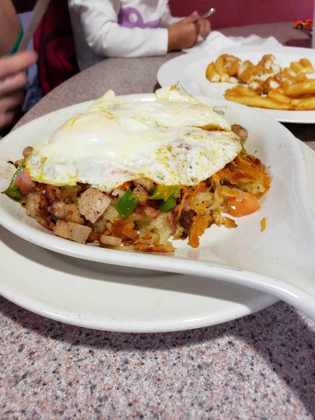 Mistys Family Restaurant | restaurant | 1869 Washington Rd, Washington, IL 61571, USA | 3094815300 OR +1 309-481-5300