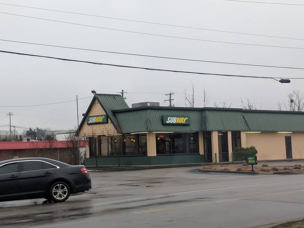 Subway | restaurant | 2 Shoppers Dr, Winchester, KY 40391, USA | 8597447783 OR +1 859-744-7783