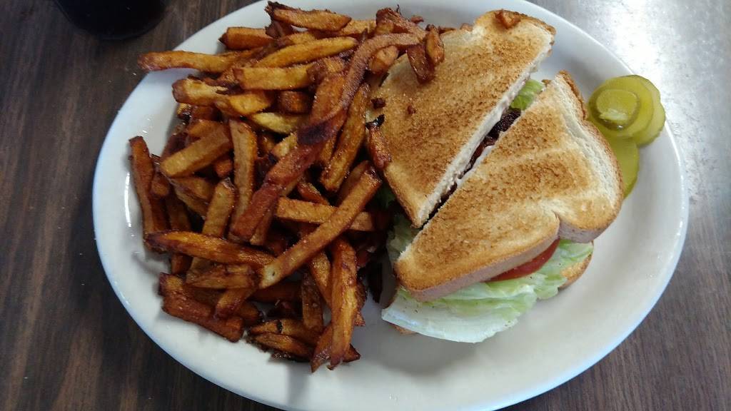 Purcellville Family Restaurant | restaurant | 110 W Main St, Purcellville, VA 20132, USA | 5403380400 OR +1 540-338-0400