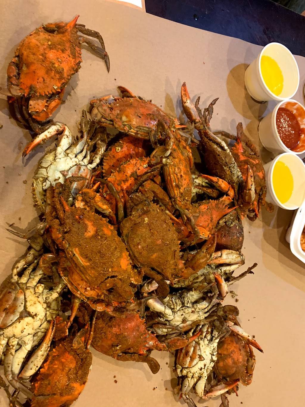 Little Lous Seafood | restaurant | 8043 Philadelphia Rd, Rosedale, MD 21237, USA | 4108663900 OR +1 410-866-3900