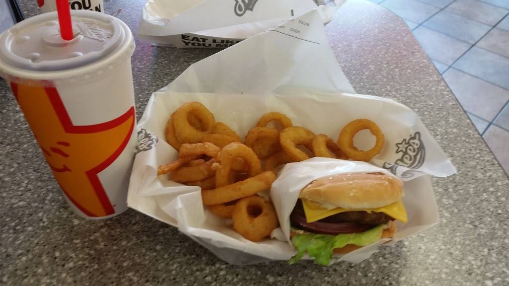 Hardees | restaurant | 8850 Petroff Dr, Caseyville, IL 62232, USA | 6183980704 OR +1 618-398-0704