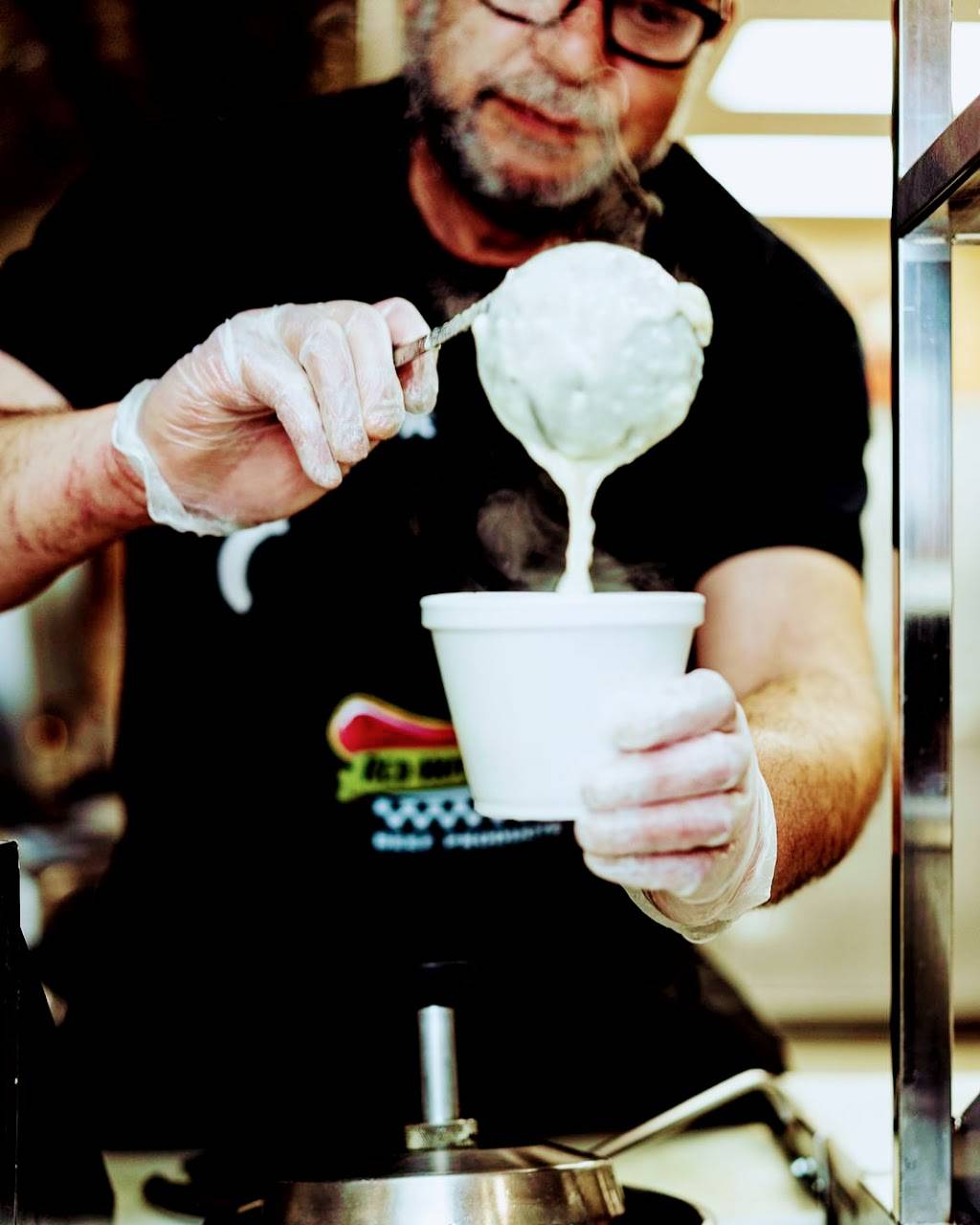 Johnnys Red Hots & Gyros | restaurant | 16651 S 80th Ave, Tinley Park, IL 60477, USA | 7086208501 OR +1 708-620-8501