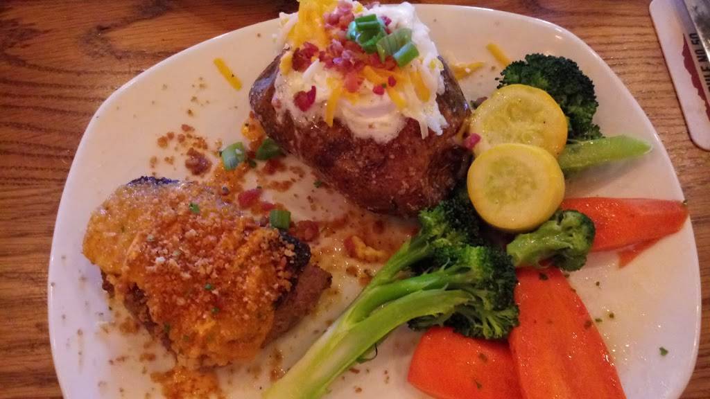 Outback Steakhouse | restaurant | 6040 Elon Lane, Vero Beach, FL 32966, USA | 7725675222 OR +1 772-567-5222