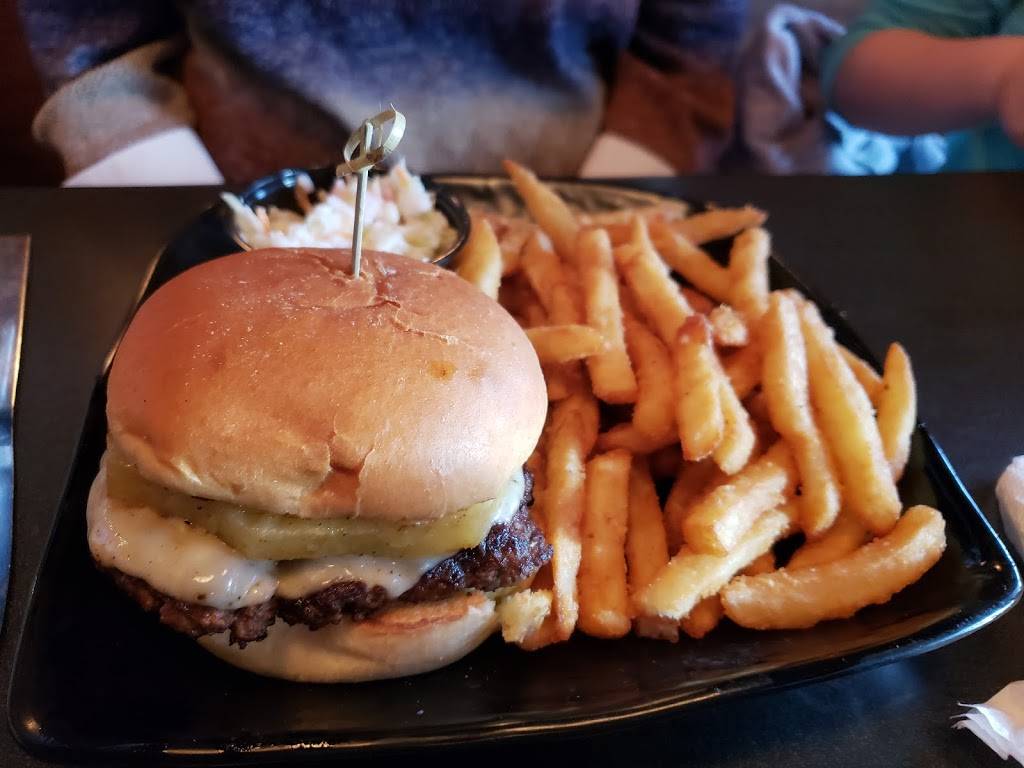 Bräuburgers Craft Burgers & Beer of Forest | restaurant | 1332 Venture Dr Suite A, Forest, VA 24551, USA | 4345252727 OR +1 434-525-2727