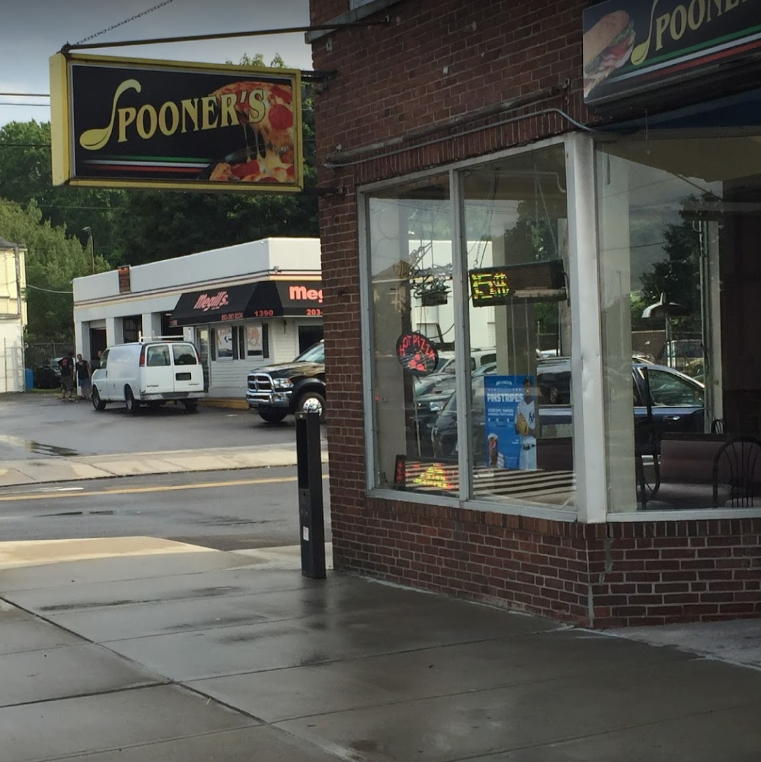 Spooners Restaurant & Pizza | meal takeaway | 1131, 1400 Whalley Ave, New Haven, CT 06515, USA | 2033899894 OR +1 203-389-9894