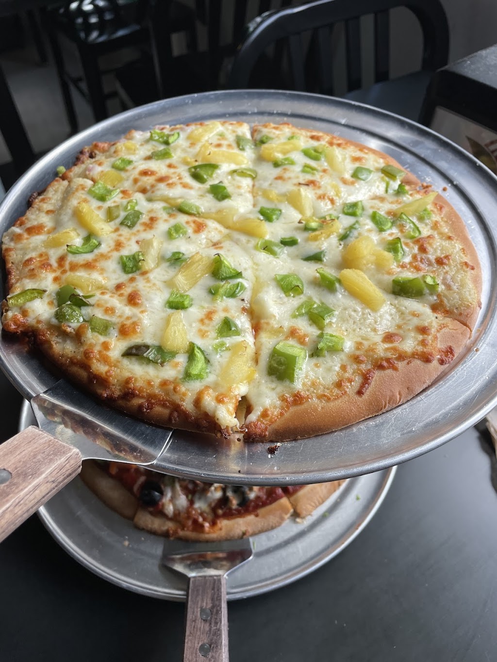 Bombay Curry Pizza | restaurant | 1477 Oak Tree Rd, Iselin, NJ 08830, USA | 7323794798 OR +1 732-379-4798