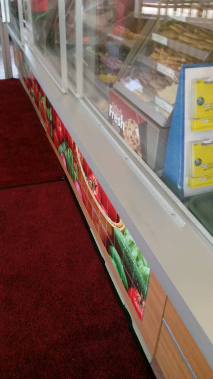 Subway | restaurant | Subway/Daycare/StripCtr, 3434 W North Ave Unit A, Milwaukee, WI 53208, USA | 4148735338 OR +1 414-873-5338