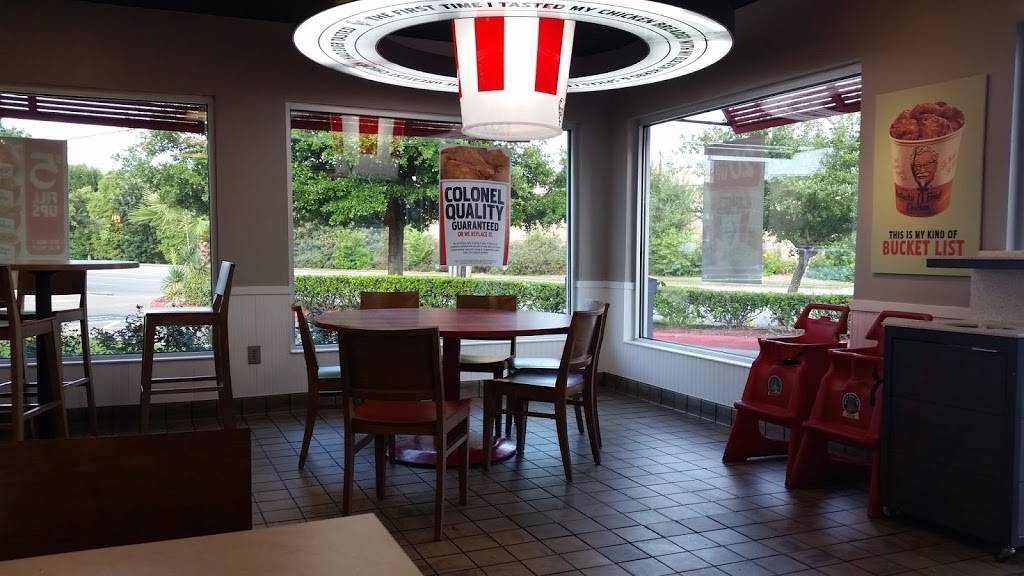 KFC | restaurant | 12570 Southwest Fwy, Stafford, TX 77477, USA | 2812773322 OR +1 281-277-3322