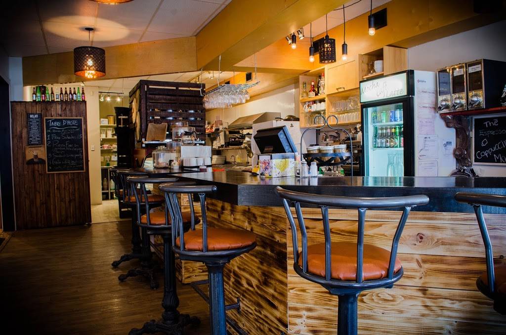 La Cuizine | restaurant | 1018 Rue Dubois, Acton Vale, QC J0H 1A0, Canada | 4505460222 OR +1 450-546-0222