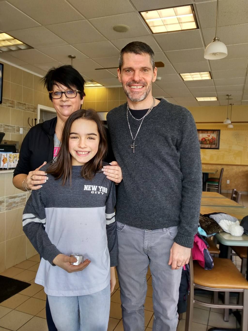 Restaurant M&K | restaurant | 859 Boulevard de lAnge Gardien N, LAssomption, QC J5W 1P3, Canada | 4505891589 OR +1 450-589-1589