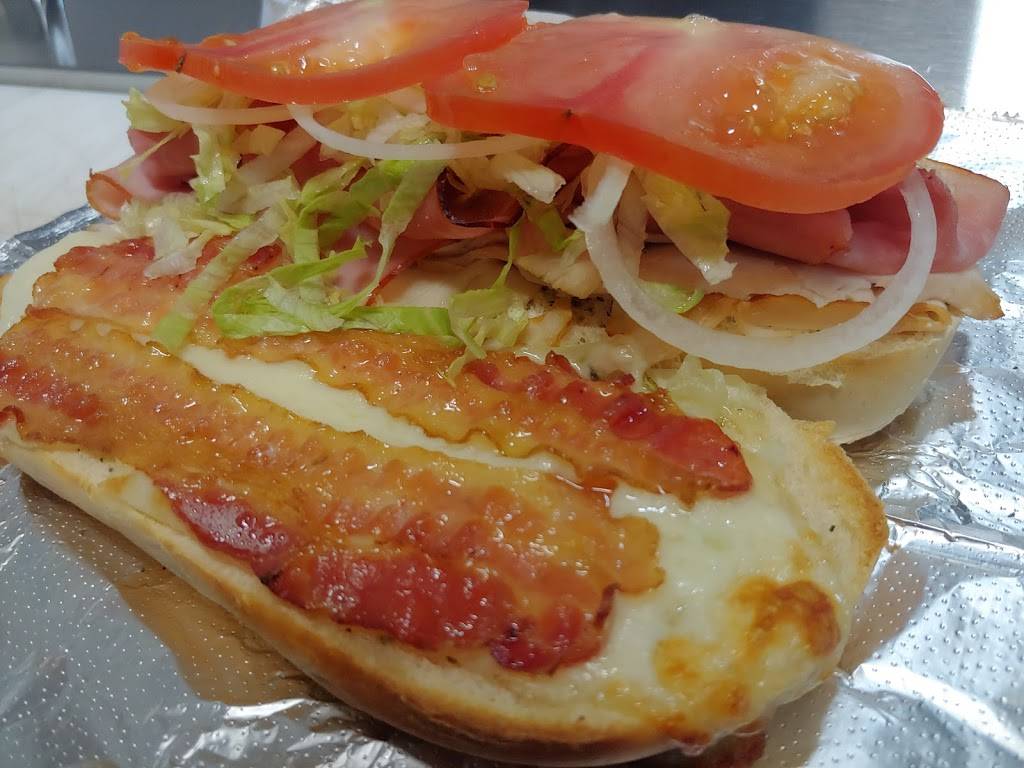 Bridge Street Eatery and Ice Cream | restaurant | 1 N Main St, Mayville, WI 53050, USA | 9206442254 OR +1 920-644-2254