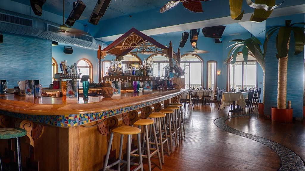 Hurricane Seafood Restaurant | restaurant | 809 Gulf Way, St Pete Beach, FL 33706, USA | 7273609558 OR +1 727-360-9558