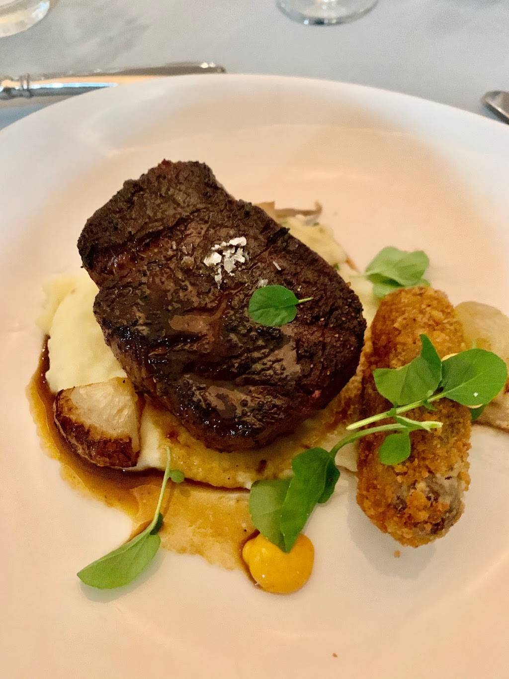 Latitude & Longitude | restaurant | 8701 World Center Dr, Orlando, FL 32821, USA | 4072388528 OR +1 407-238-8528