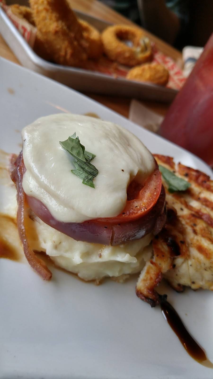 Applebees Grill + Bar | restaurant | 1811 Demille Rd, Lapeer, MI 48446, USA | 8102456070 OR +1 810-245-6070