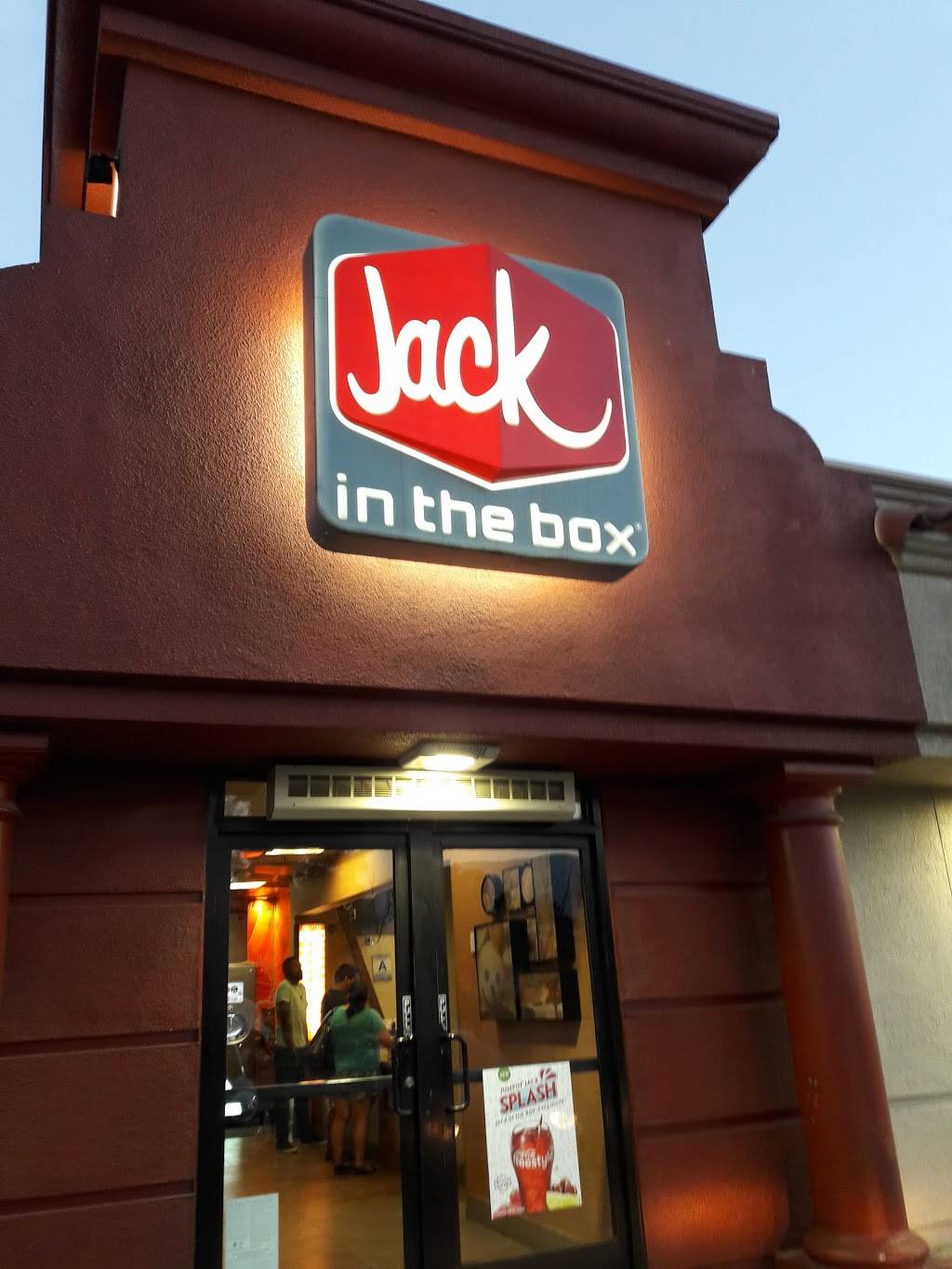 Jack in the Box | restaurant | 10048 Cherry Ave, Fontana, CA 92335, USA | 9093560554 OR +1 909-356-0554