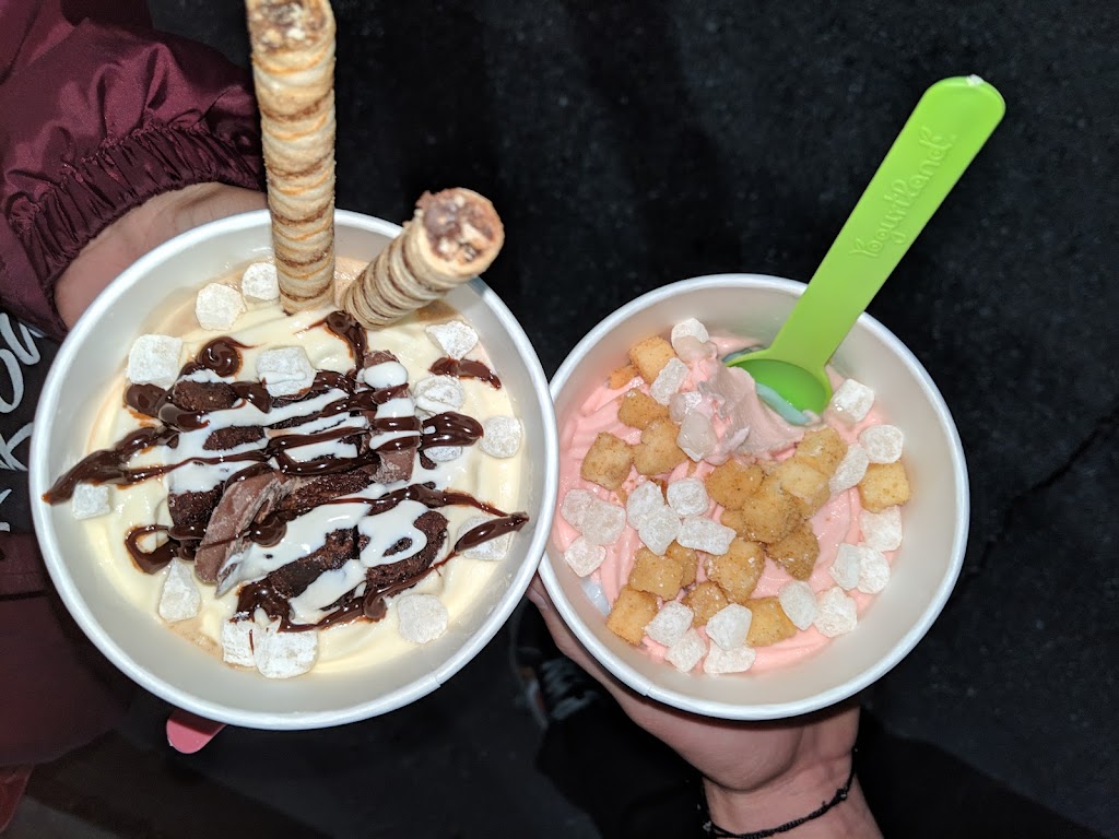 Yogurtland | restaurant | 15270 Summit Ave, Fontana, CA 92336, USA | 9094633343 OR +1 909-463-3343