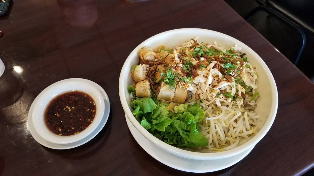 Pho Hieu | restaurant | 1615 S Mustang Rd, Yukon, OK 73099, USA | 4052651220 OR +1 405-265-1220