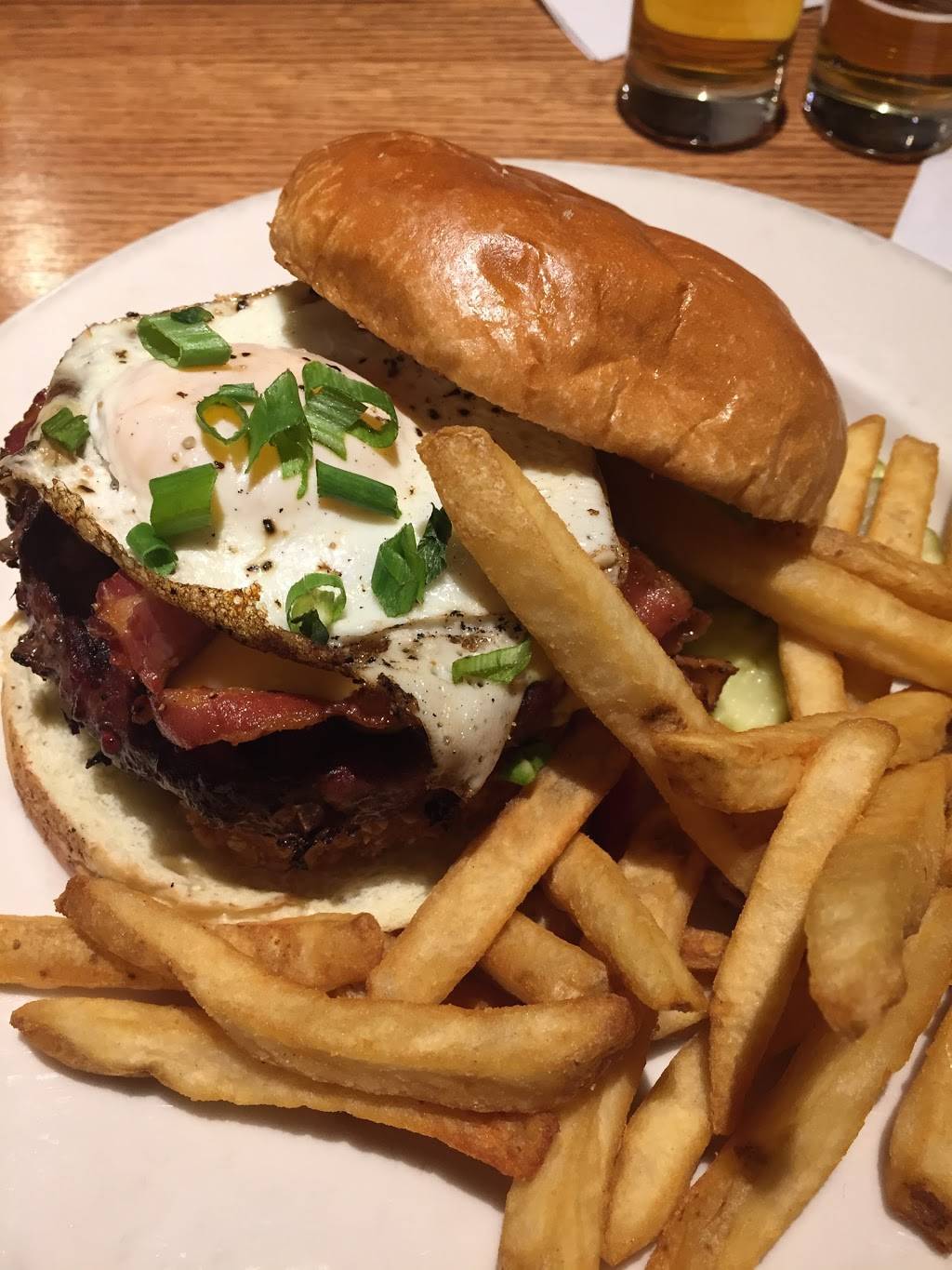 Old Chicago | restaurant | 12300 Singletree Ln Suite 100, Eden Prairie, MN 55344, USA | 9529461400 OR +1 952-946-1400