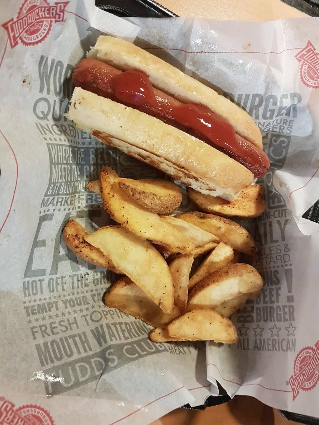 Fuddruckers | restaurant | 12535 S Apopka Vineland Rd, Orlando, FL 32836, USA | 4077781934 OR +1 407-778-1934