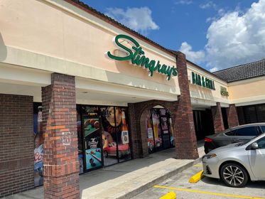 Stingrays Bar Grill & Arcade | restaurant | 3112 E State Rd 60, Valrico, FL 33594, USA | 8133249686 OR +1 813-324-9686
