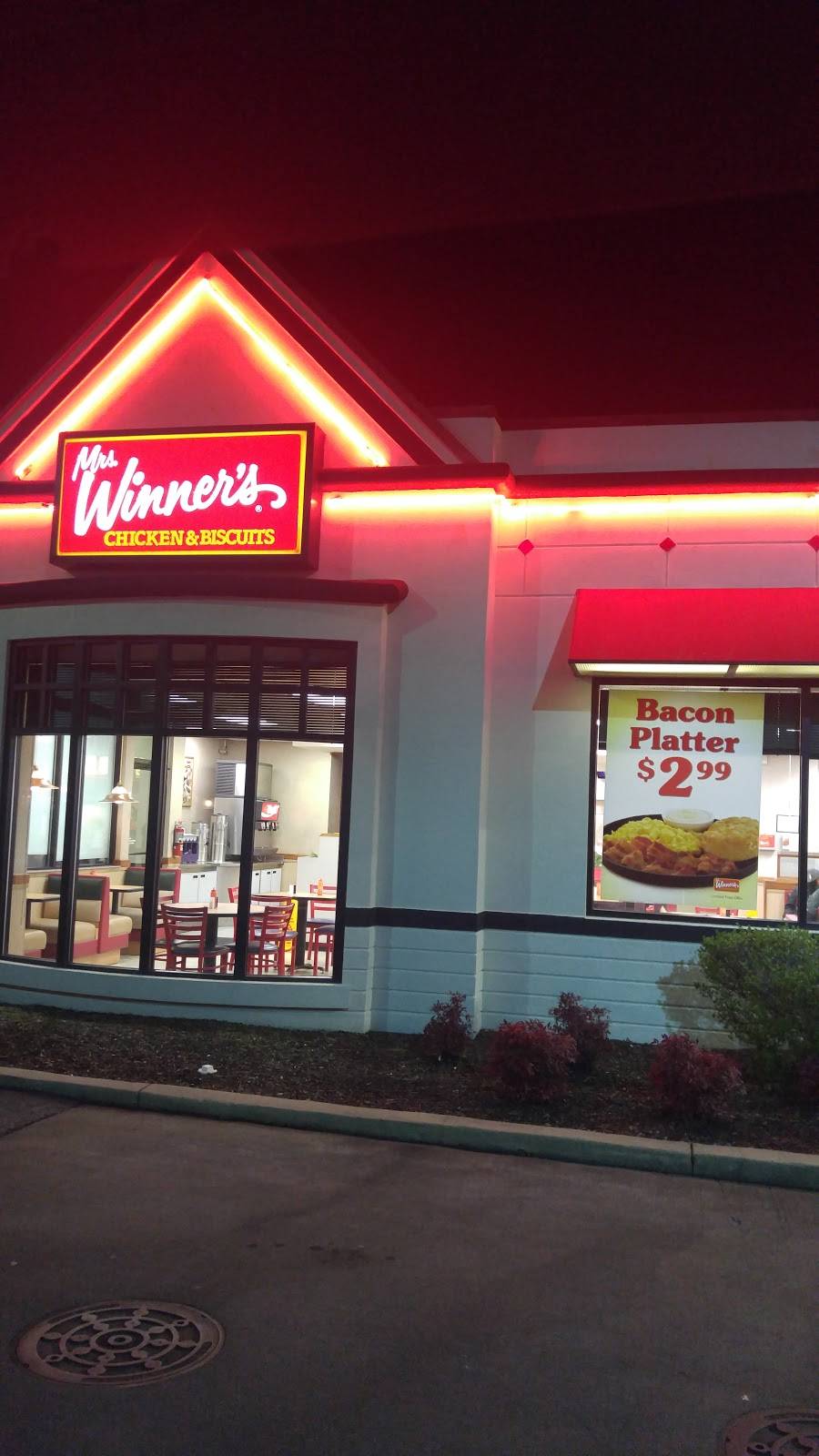 Mrs Winners Chicken & Biscuits | restaurant | 2904 Randleman Rd, Greensboro, NC 27406, USA | 3365743140 OR +1 336-574-3140